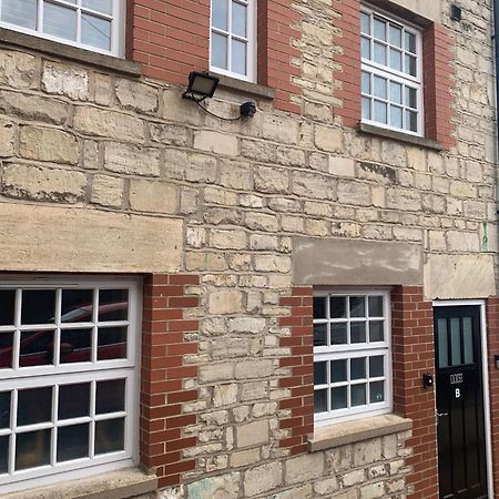 1 Bed House, Free Parking, 15 Minutes From Cheltenham Races Gloucester Extérieur photo