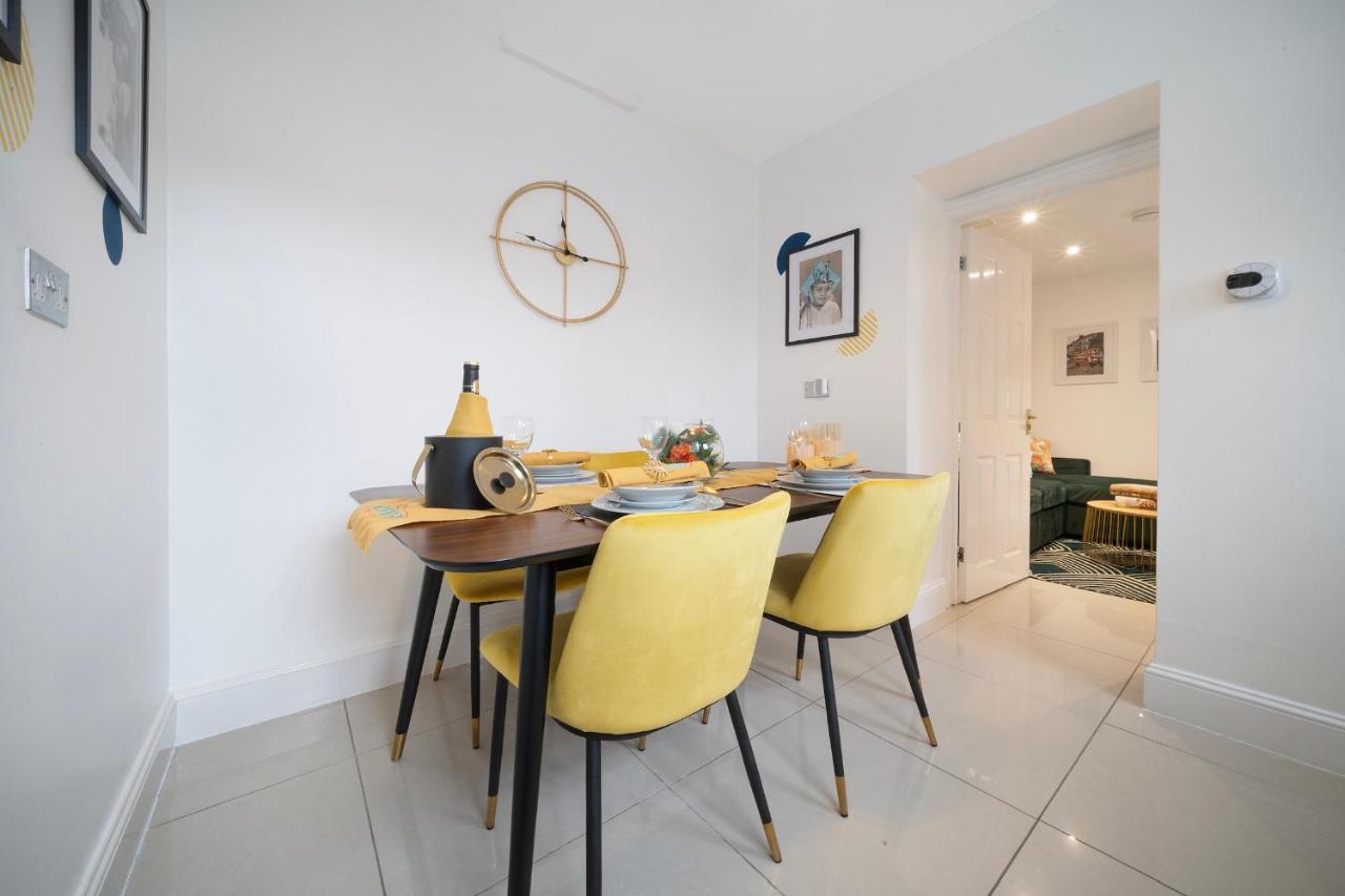 1 Bed House, Free Parking, 15 Minutes From Cheltenham Races Gloucester Extérieur photo